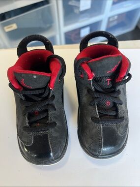 Jordan Little Kids Black and Red Sneakers